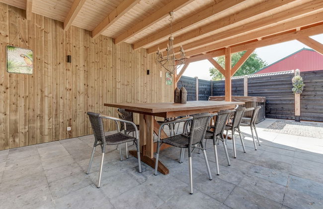 Stylish Farmhouse With Spa Tub - Foto 28