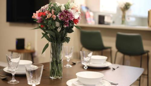 The Nomad at Gables - King Bed , Pool , Garage - Photo 2