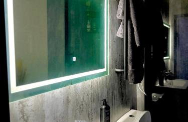 1-Bed Apartment - Sleeps 2 Wifi & Central - Photo 4