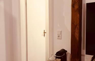 b e d & a g e d e s i g n -medium- wunderschönes Zimmer mit Bad - Rechnungserstellung für Geschäftsreisende & Firmen - Foto 9