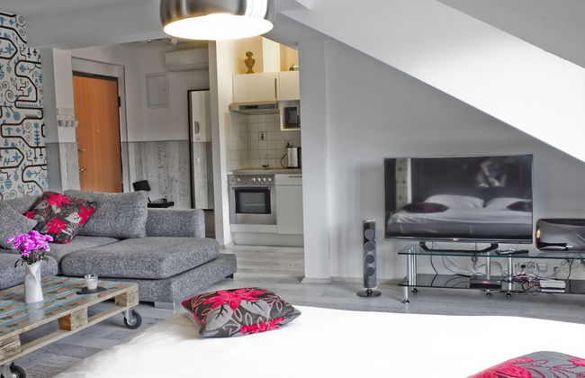 Royal Court Apartments - Photo 43