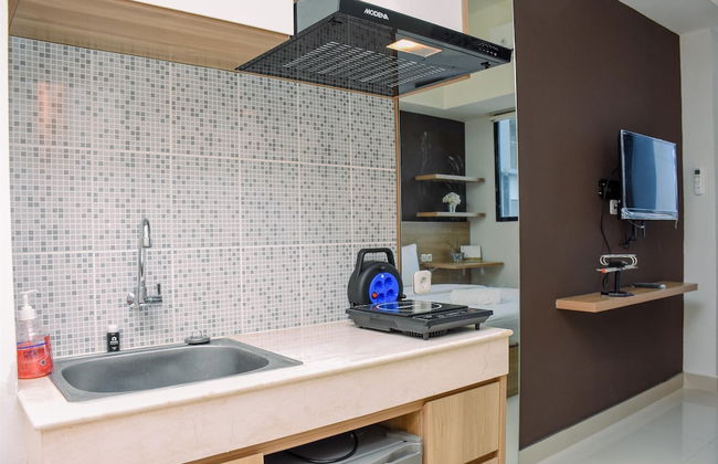 Comfy Studio Room at Evenciio Margonda Apartment - Photo 8