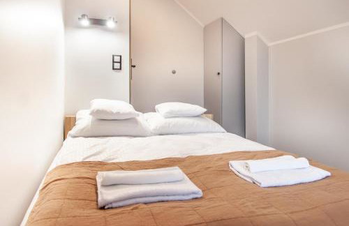 Brama Sanu - z prywatną linią brzegową Jeziora Solińskiego - pomosty - pontony - basen sezonowy - Foto 22