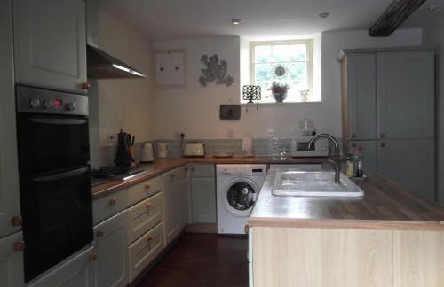 Manor House Annex - Sleeps up to 6 People - Photo 6