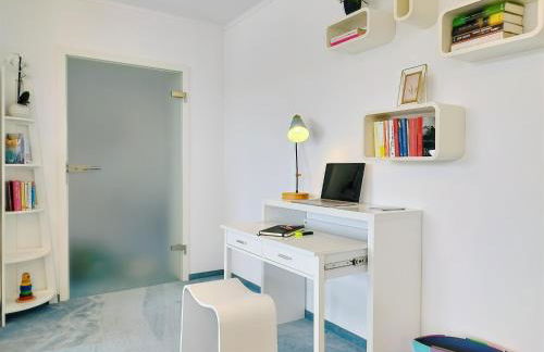 Seeblickapartment für bis zu 12, Nürnberg & Schwabach in 30-35 Minuten zu erreichen, Sauna, Arbeitsplatz, Dachterrasse & Grill - Foto 26