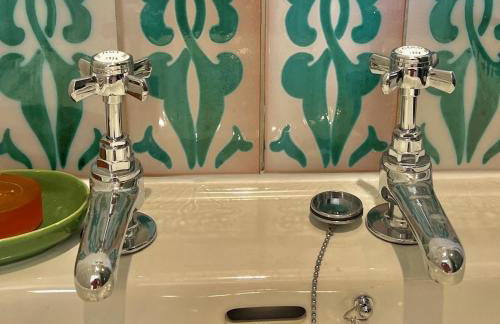 The Moorings - Just a few metres from the sea! - Photo 36