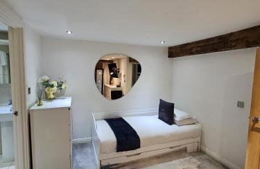 High End Luxury Townhouse in JQ, 4 Bedrooms, Flat screen TV in all rooms, Free Parking, Near Birmingham City Centre DEPOSIT REQUIRED - Foto 12