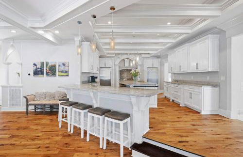 Sleeps 29 Pool Tiki Bar Gym Hot Tub Dogs Welcome - Foto 14