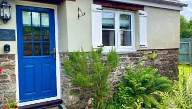 The Cowshed Cottage near Bude Dog Friendly Private Garden - Foto 1