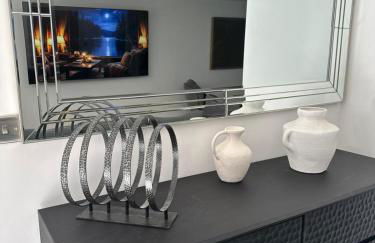 Large Luxury 5BDR Home 2 Bath and Free Parking - Foto 43