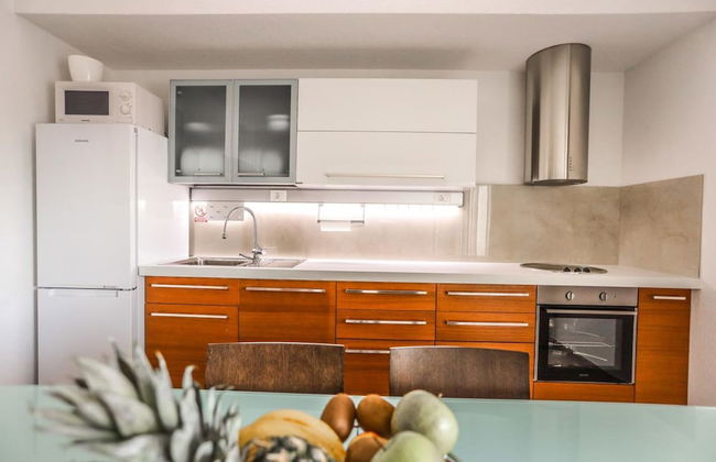 Secluded Holiday Home With Pool and Hot Tub - Foto 3