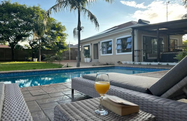 Stunning 2 bed With Pool - 2275 - Foto 1