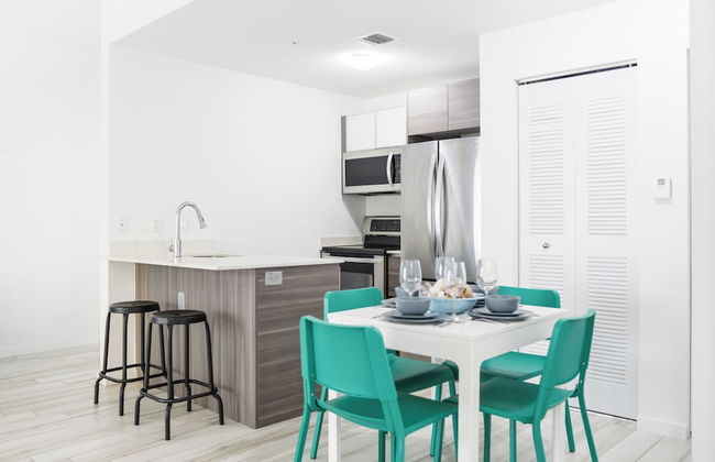 Stylish Stay by Wynwood & Biscayne Bay - Photo 8