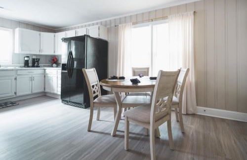 Spacious Home with Pet-Friendly Yard - Foto 3