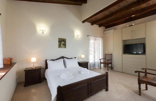 3-Min Drive to Kalyves Beach, Stone Villa in Armenoi next to Cafés & Taverns by the Natural Water Springs - Foto 7