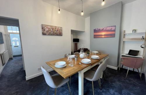 Modernised 3-bedroom Blackburn townhouse sleeps 6 - Foto 5