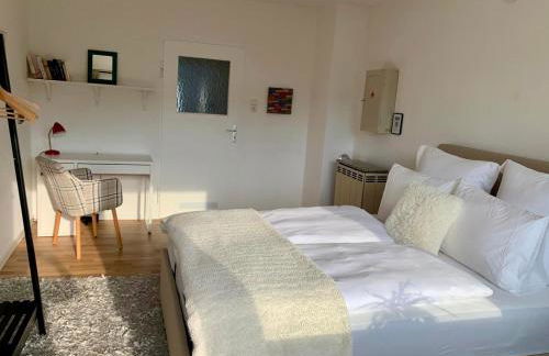 Bright 2BR Family-friendly Home -BASF - Free Parking - Super Fast WIFI - Foto 29