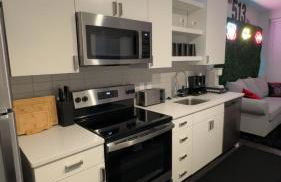 The 513 Flat 2! 1BR, 1Bath Apt with Pool and Riverfront View! Free Gated Parking! Only Steps from The banks & Stadiums! - Foto 11