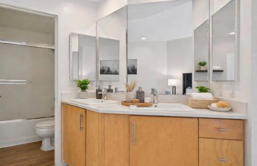 Venice Marina Water Front Luxury Condo - Photo 17