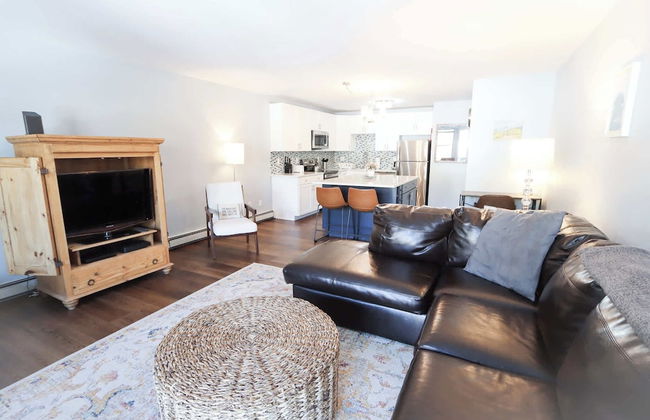 Sun Sung Cozy Condo A Stylish Escape for 4! - Photo 1