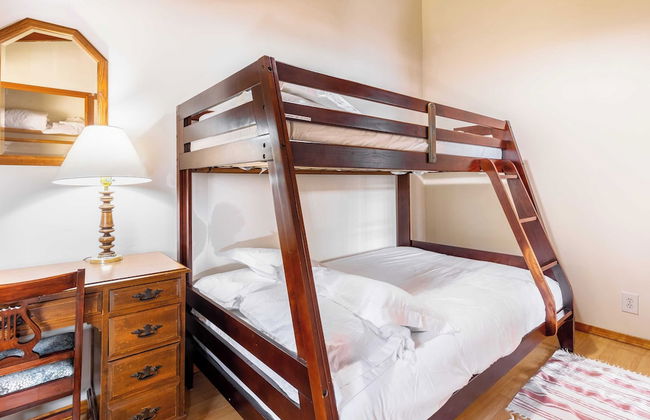 Goss Lake Getaway by Avantstay Lakefront Escape - Photo 24