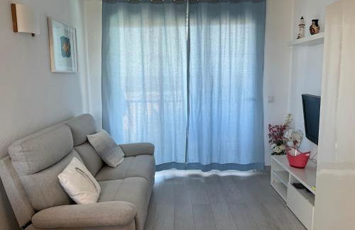 Vistas al mar y la piscina - Foto 12