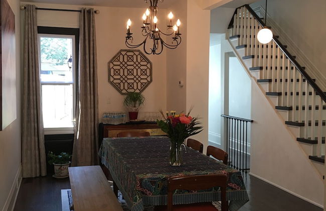 Beautiful 4BR Downtown House, Sleeps 10 - Photo 36