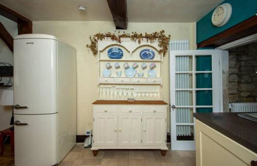 Characterful 2 bed cottage in excellent location - Photo 8