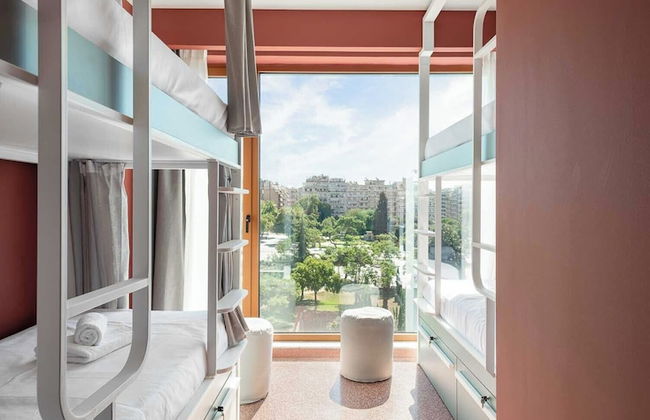 Zeus is Loose Hostel - Photo 46