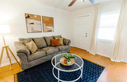 Centrally Located 2BR Overton Square Unit 2 Fast WiFi Free Parking Yes Pets - Foto 16