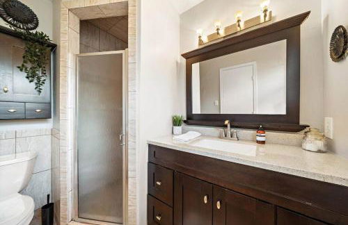 Large South Houston gem with covered patio seating - Foto 20