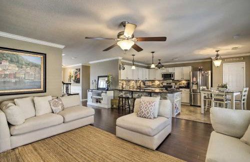 Luxe Home 30 Miles to Houston with Pool and Grill - Foto 4