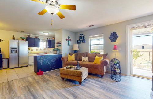 Airstrip Access! Dog-Friendly Rhome Retreat - Photo 4