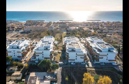 T2 neuf + piscine, 5 mn à pied des plages - Foto 1