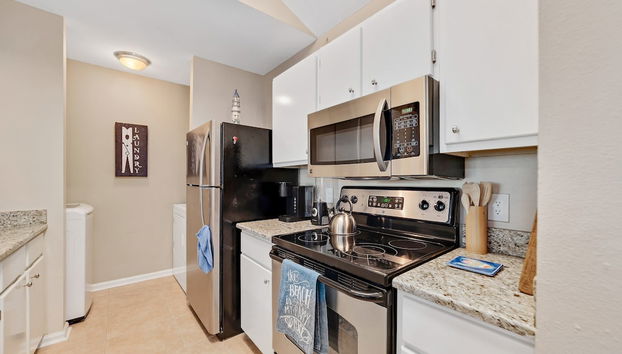 Charming Condo With Luxe Amenities Less Than 10 Minutes From the Beach - Foto 5, Cocina privada