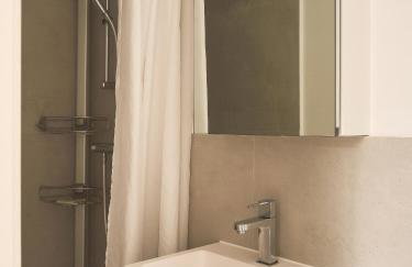 Elegant 4-Bed Richmond Townhouse - Private Garden - Parking - Photo 22