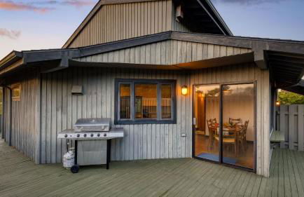 Half Block to Beach w/ Oceanview, Patio + Balcony The Shore Pine by Avantstay - Foto 78