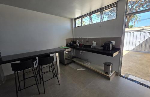 Suíte3 Individual Mobiliada com Ar Wi-Fi e Garagem - Tudo Exclusivo - Foto 17