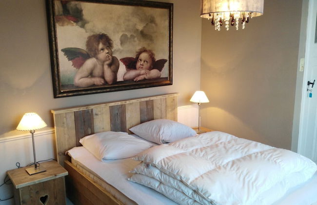 Beautiful Villa Near the Sea - Photo 24