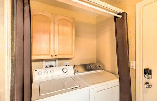 Sleeps 12 - House Guest Apt - Plenty of parking - Foto 21