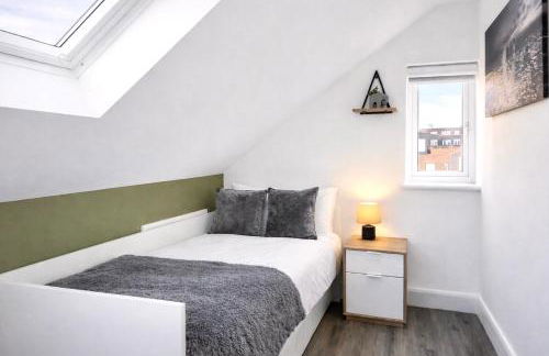 Modern 2BR Flat Sleeps 5 Near Stratford & Westfield - Foto 2
