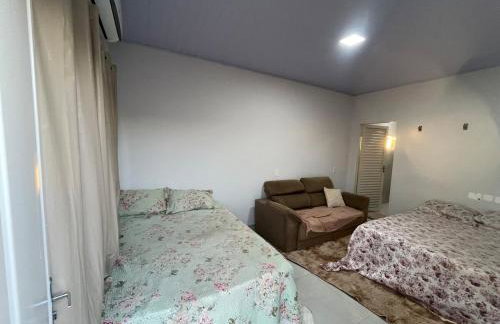 Casa com piscina e garagem privativa - Foto 2