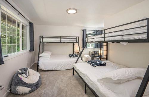 Updated Large River Front Home with Hot Tub - Foto 23