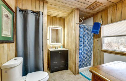 Mtn-View Deck and Grill Creekside Catskills Cabin! - Foto 14