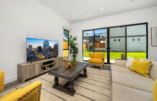7 BR double house with parking and a backyard in LA - Foto 2