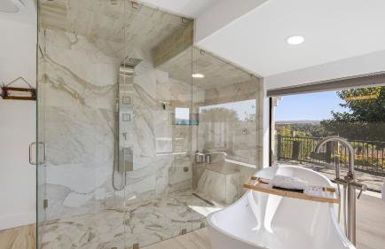 Paso Vista Bella by AvantStay Luxe Group Escape w Wine Country Views - Photo 24