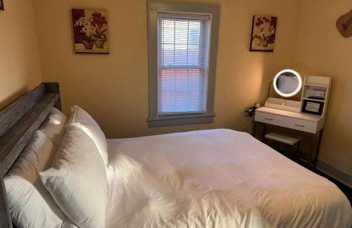 Spacious 5BR Midtown - Near Zoo and Liberty Bowl - Photo 27