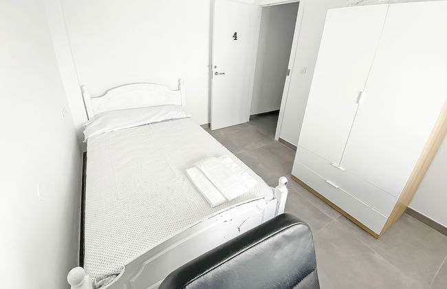 Elegant 4 beds train station upto 6 Pax - Foto 8