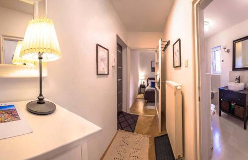 Number 28 Boutique Apartment - Photo 5