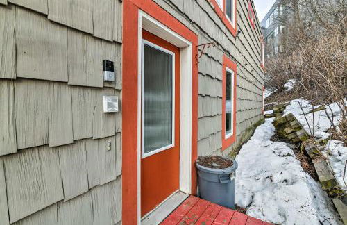 Walk to Town and Coast Anchorage Condo with Fireplace - Foto 22